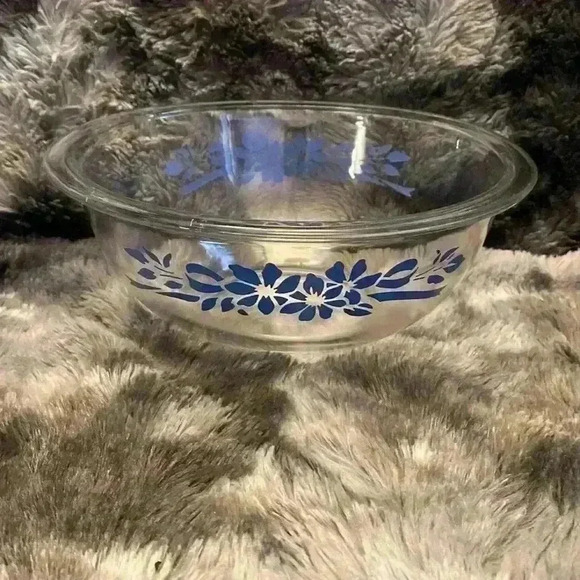 Pyrex clear glass vintage MCM nesting mixing bowls with blue ribbons & flowers. - Picture 12 of 15